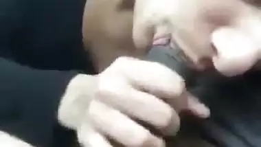 A nude Indian babe drinks her lover’s cum in the car