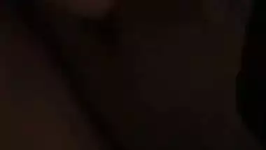 Chubby Bangla lady allows her cousin to press her boobs