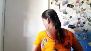 Big ass South Indian aunty stripping saree viral nude