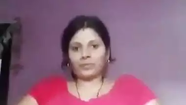 Kolhapur lady records her Indian nude MMS for her lover