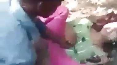 A village whore’s desi chudai by a group of perverts