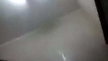 Desi babe nude in bathroom