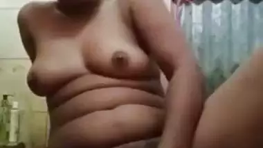 Barishal BD girl pussy fingering selfie
