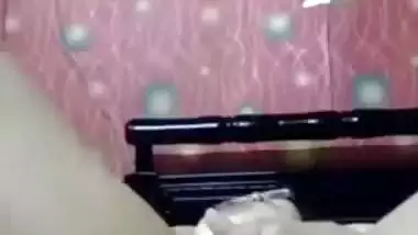 Viral tanker Bengali MILF fingering on video call