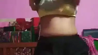 Young Bangladeshi widow striptease fingering video