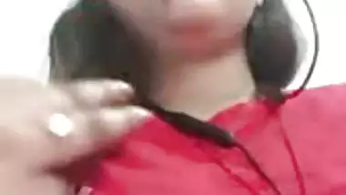 Gorgeous girl cam show seducing with big boobs