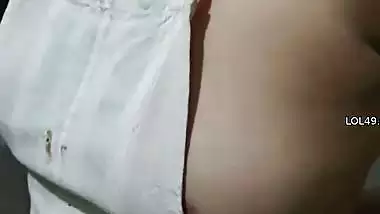 Beautiful in white saree desi girl nude blowjob and sex