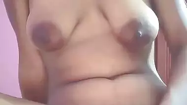 Bangladeshi girl sitting naked and fingering viral clip