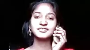 Cute desi GF showing boobs on video call