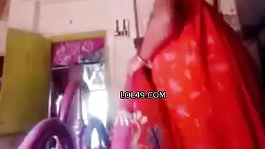 Bengali boudi nude show on video call to relative