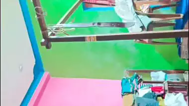 Hindi mom changing dress viral video exposed online