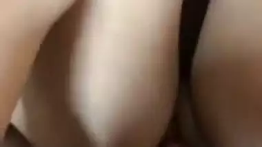 Naked girl shows her pussy in the Indian sex video – Part 2