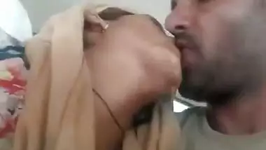 Rural desi lady kissed and boobs sucked in car