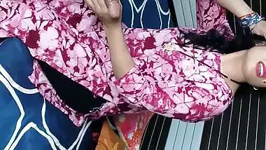 Desi wife boob pressing and pussy fucking viral MMS