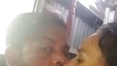 Dhaka guy boob presses and kisses in desi x video