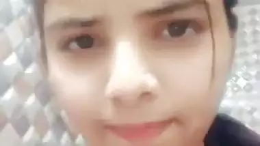 Beautiful naked big boobs showing hot girlfriend