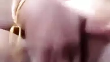 South Indian milf boobs squeezing and black pussy show