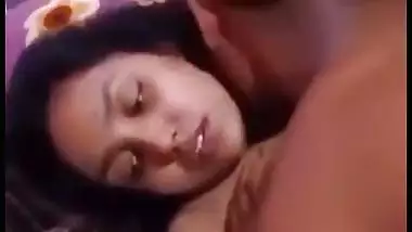 Cuckold records his GF and best friend’s desi chudai MMS