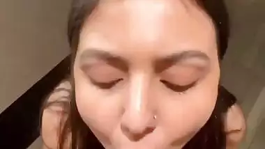 Celebrity hairdresser sucks actor’s dick in blowjob MMS