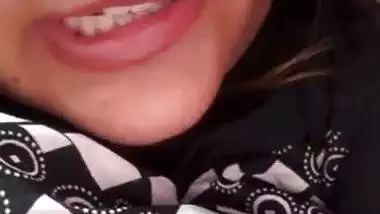 Man enjoys Pakistani video call sex with a milf from Karachi