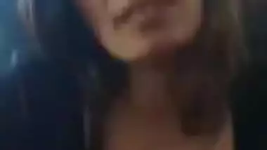 Sri Lankan Muslim Wife Sucking my huge cock...