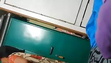 Hot mom dress change boobs show viral topless clip