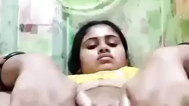 Desi babe using room freshener bottle to masturbate