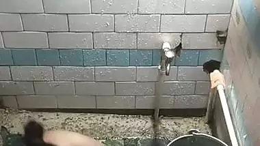 Chubby MILF bathing caught by neighbor viral MMS