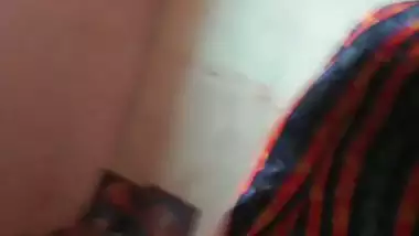 Cute bhabhi boob press by devar while topless