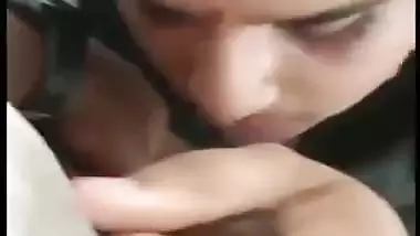 Marathi college girl gives a desi blowjob to her lover