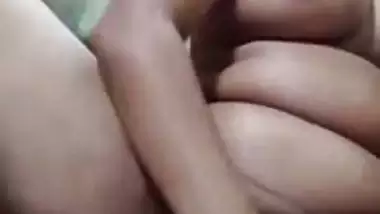 Big boob desi nude lady masturbates and moans