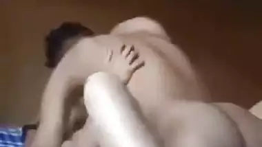 Merciless guy tears GF’s tight pussy in Indian hard sex MMS