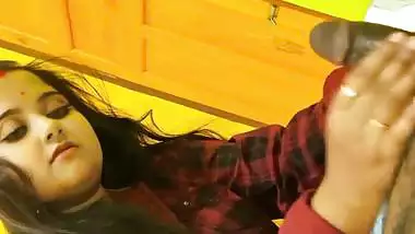 Desi bhabhi shaking dick of husband till cumming