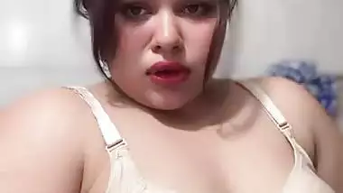 Bangladeshi chubby tanker lady showing nude curves