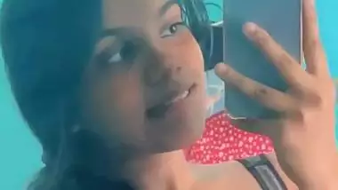 Indian nude selfie videos of big boobs GF viral xxx