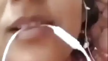 Bhabhi sex affair video call showing boobs to secret lover