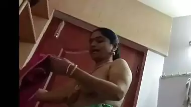 Tamil wife wearing blouse after boobs show to hubby