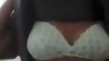 Horny girl shows boobs on video call to lover viral MMS