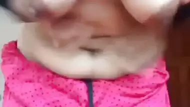 Kanpur girl strips and records her desi nude mms