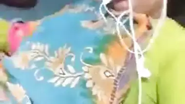 Bangla aunty in saree Pussy show chat