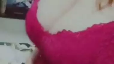 Islamabad model girl showing boobs